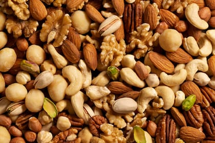 La recomendación indica consumir porciones diarias de 20 a 30 gramos, de tres a siete veces por semana