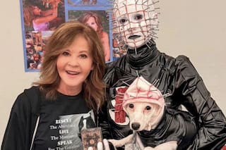 Allanaron la casa de Linda Blair, la actriz de El exorcista, tras un presunto delito contra los animales