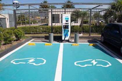 La red de cargadores eléctricos de YPF conecta más de 1400 Km con 40 estaciones de carga