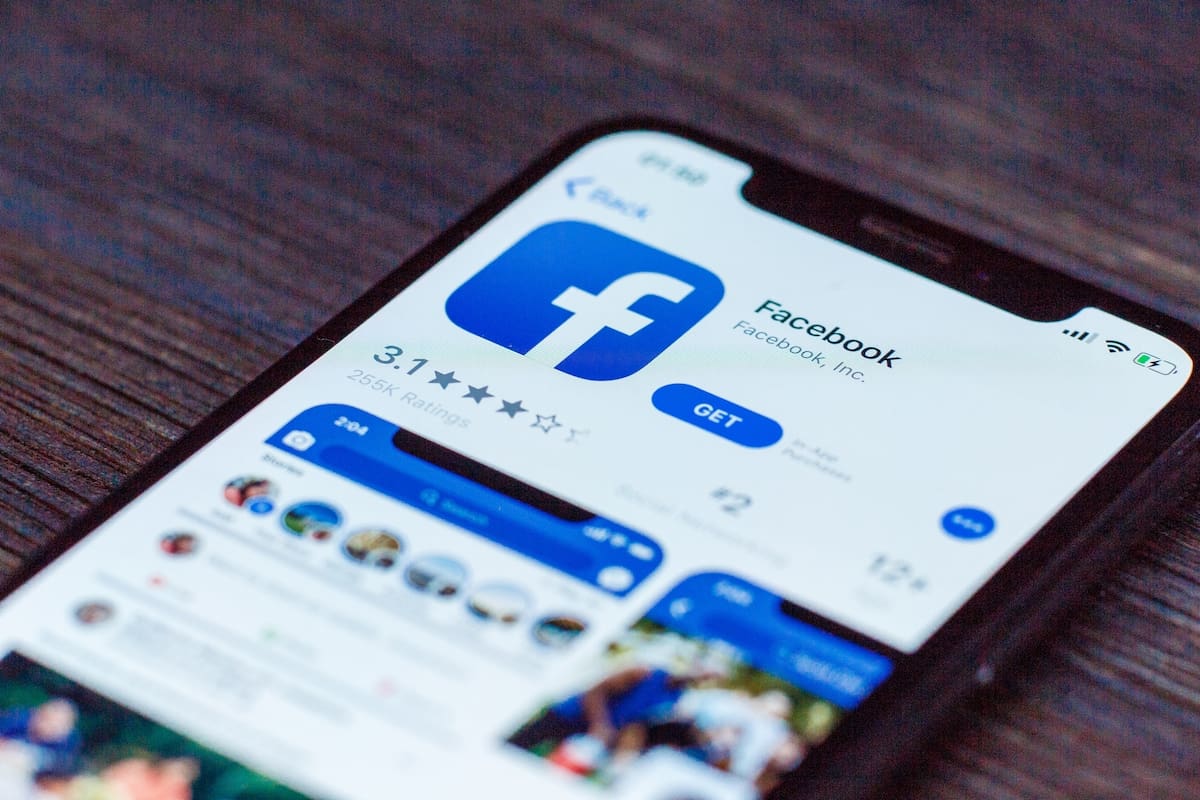 La red social liderada por Mark Zuckerberg lanzará a fin de año una sección de noticias editada por periodistas