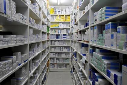 La reducción de costos se da en medio de la pulseada con los laboratorios