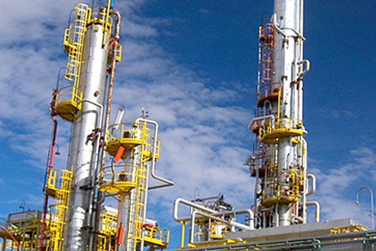 La refinación de petróleo fue el sector mejor posicionado