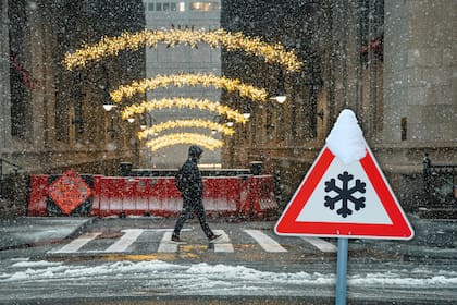 La región de Nueva York enfrenta el impacto de una tormenta de tipo clipper, un fenómeno caracterizado por un rápido descenso de la presión y la llegada de aire ártico que provocará nevadas intensas