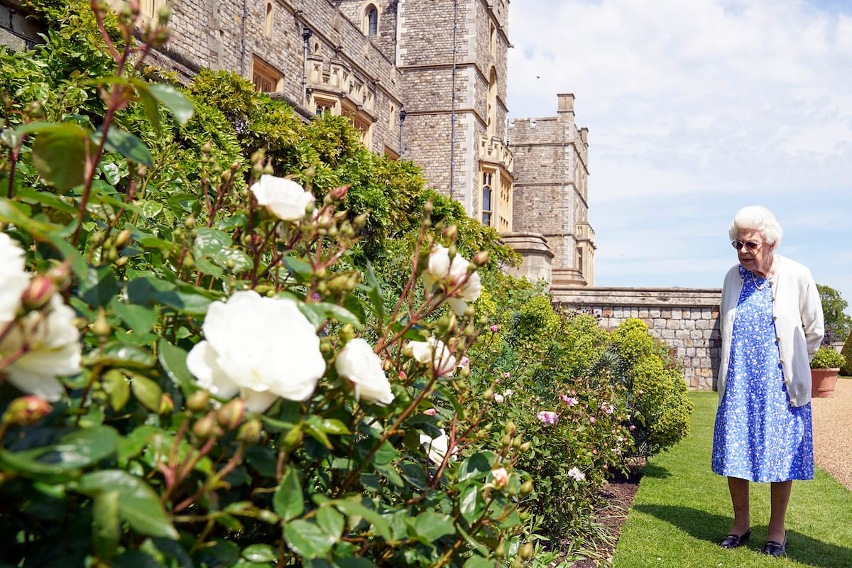 La reina cuenta con más de 1200 empleados a su servicio
