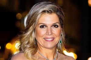 La reina de los Países Bajos se lució con un canchero y original look para una actividad en La Haya (Foto: Instagram @patrickvkatwijk)