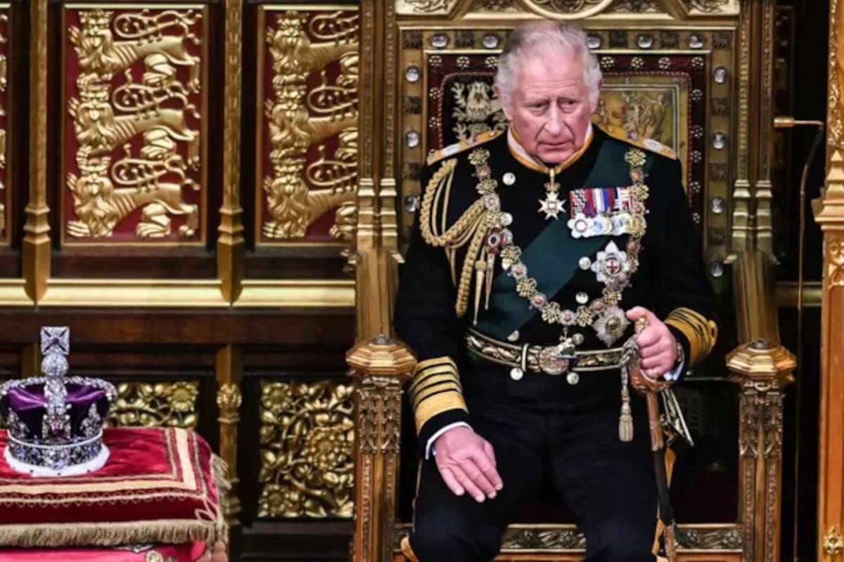 La reina fue representada por el príncipe Carlos durante la apertura del Parlamento