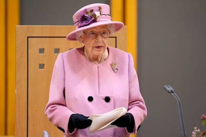 La reina Isabel estaba manteniendo una conversación con Camilla Parker Bowles y una funcionaria galesa cuando lanzó una crítica que quedó grabada