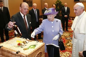 La reina Isabel II durante su visita al Papa en el Vaticano en 2014