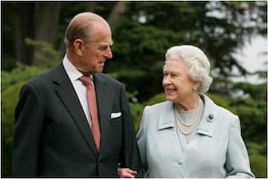 La reina Isabel II junto al príncipe Felipe