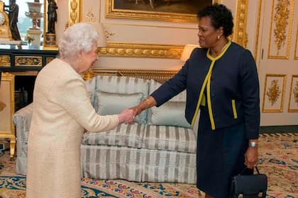 La reina Isabel recibió en 2018 a Sandra Mason, la gobernadora de Barbados, una de las naciones más prósperas del Caribe