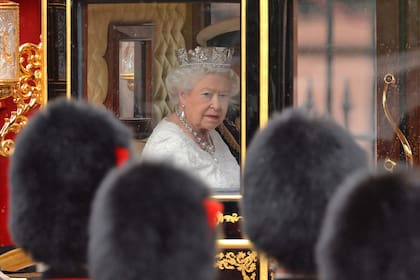 La reina Isabel repitió varias vestuario para ahorrar dinero