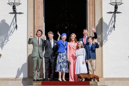 La reina Margarita, en abril pasado, con el príncipe Joaquín y su familia