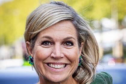 La reina Máxima causó sensación con la prenda metálica que usó para dar una charla (Foto: Instagram @patrickvkatwijk)