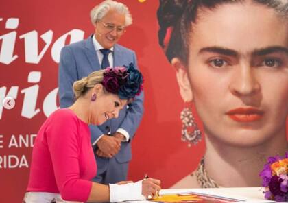 La reina Máxima con el espectacular tocado de flores