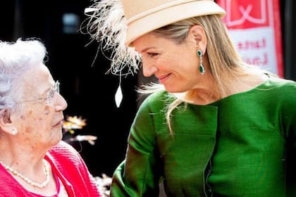 La reina Máxima de Países Bajos apoya iniciativas para paliar la soledad que sufren las personas mayores