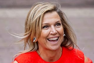El original suéter rojo con el que la reina Máxima marcó tendencia y se robó todas las miradas