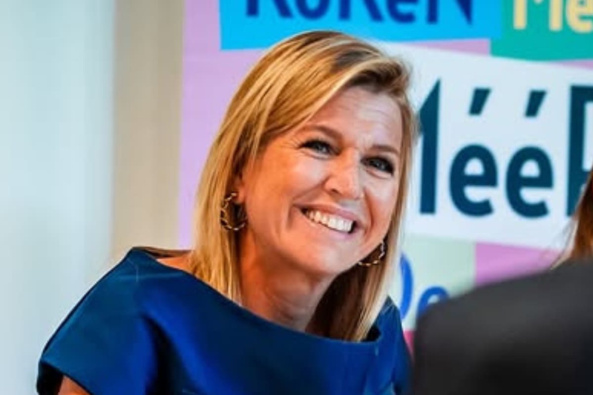 La reina Máxima se robó todas las miradas con un look monocromática color azul (Foto: Instagram @koninklijkhuis / @meermuziekindeklas)