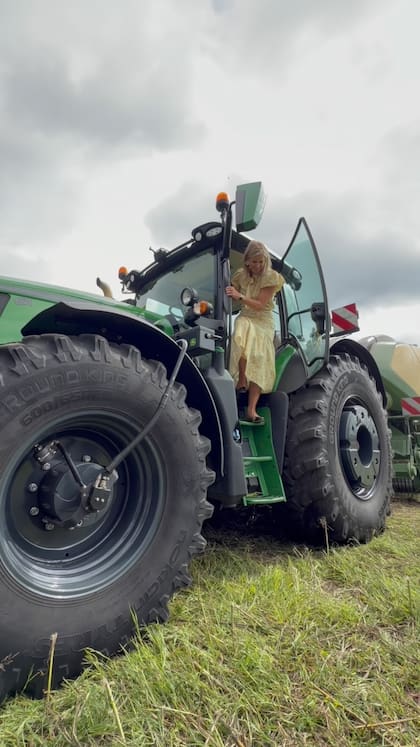 La reina Máxima sorprendió a todos al manejar un tractor (Foto: Instagram @koninklijkhuis)