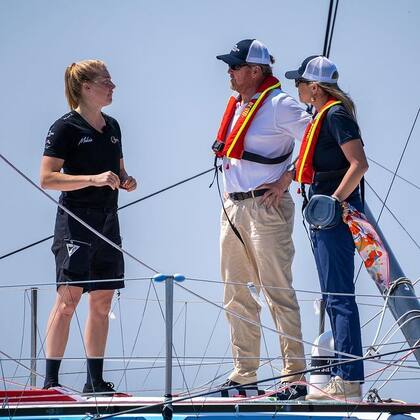 La reina Máxima y el rey Guillermo se subieron al yate del equipo Malizia