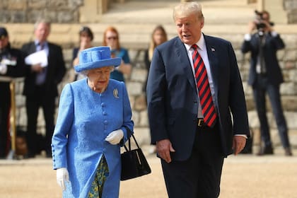 La reina recibió a Trump y a su mujer en el castillo de Windsor