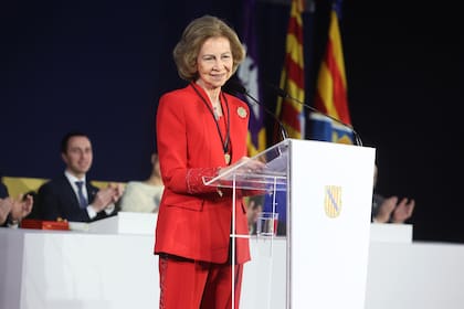 La Reina Sofía interviene durante la entrega de la Medalla de Oro de la Comunidad Autónoma, en la Lonja, a 29 de febrero de 2024, en Palma de Mallorca, Mallorca.