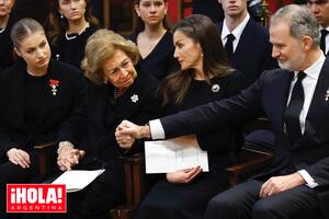 La reina Sofía recibe el apoyo incondicional de su hijo Felipe VI y la heredera al trono, la princesa Leonor