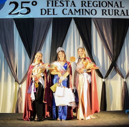 La reina y las princesas de la 25° Fiesta Regional del Camino Rural