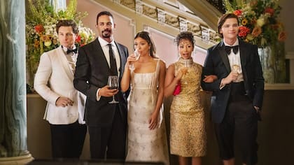 La relación del grupo cambiará cuando una de las protagonistas se enamore de una de sus víctimas