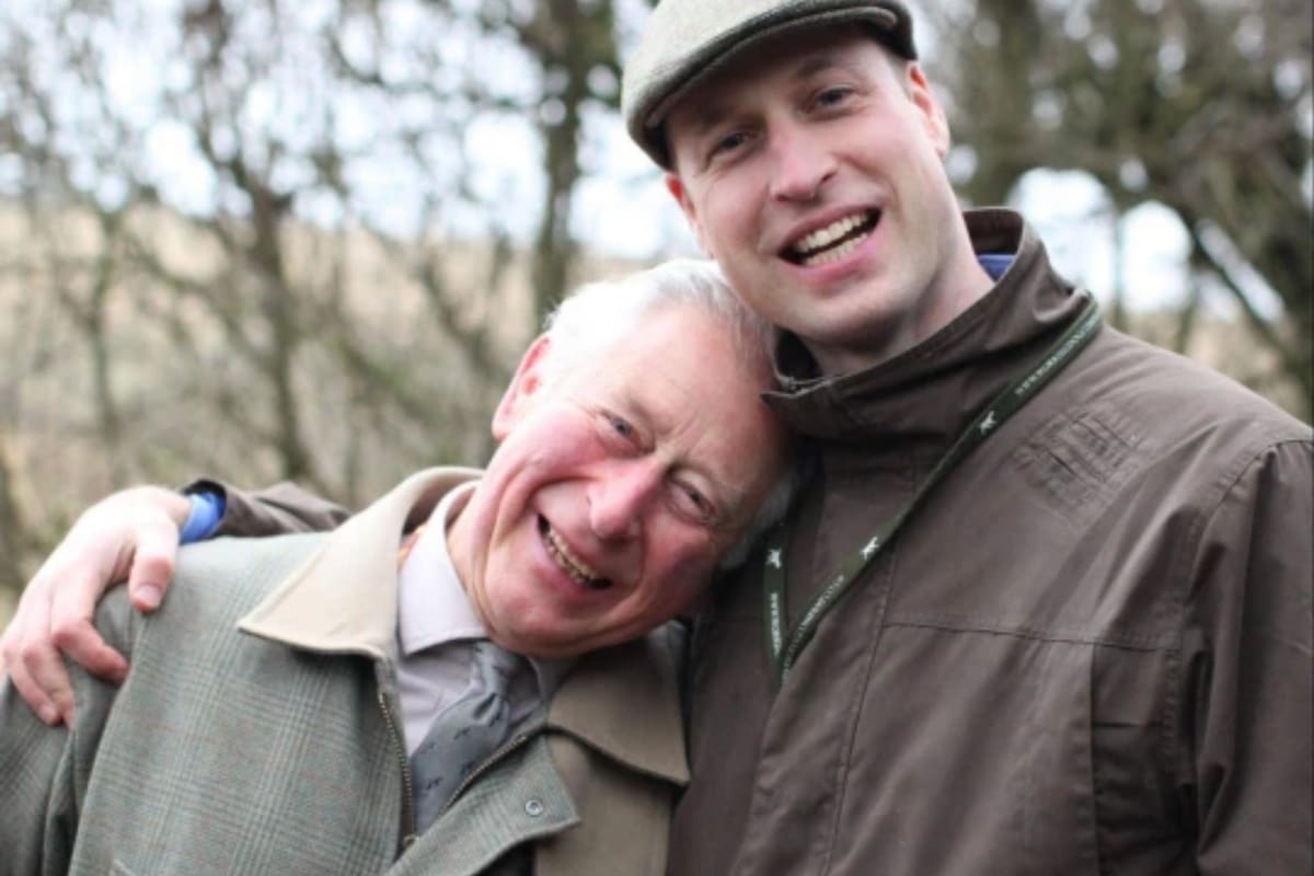 La relación entre el príncipe Carlos y su primogénito, William, es cada vez más cercana