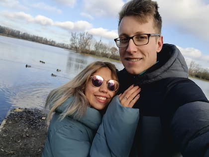 "La relación es completamente sana y totalmente opuesta a mis experiencias en Argentina, donde el maltrato hacia la mujer es común, o el rol de la mujer es desvalorizado o limitado”.