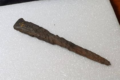 La reliquia hallada en la Iglesia de San Giles, en la República Checa, fue hallada en una caja de madera adornada con una cruz de oro