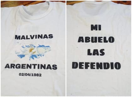 La remera que lució Agustín en honor a su abuelo, un excombatiente de Malvinas