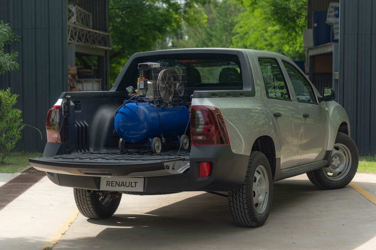 La Renault Duster Oroch Professional puede cargar hasta 650 kg en su caja con un volumen de 683 L