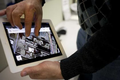 La renovada aplicación de Maps de Google en una iPad, lanzada por la compañía tras las críticas que tuvo el sistema de cartografía digital de Apple