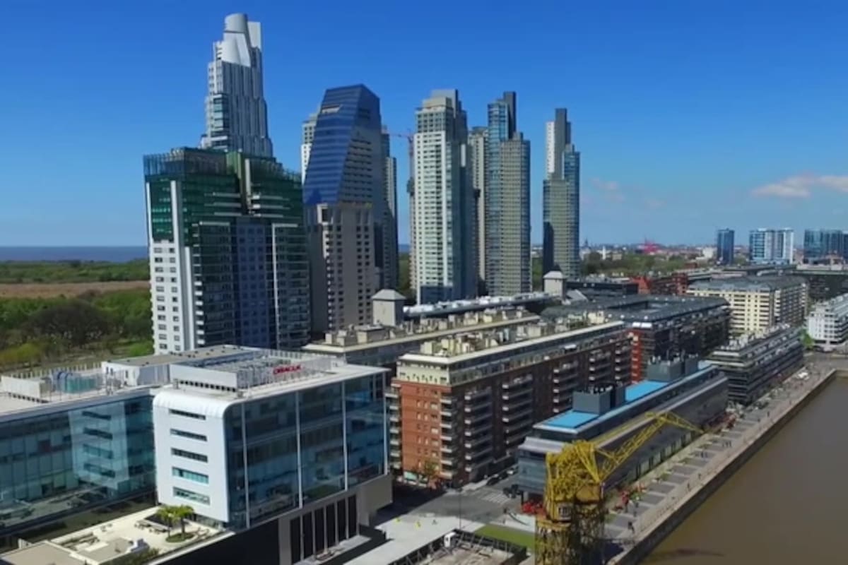 La rentabilidad anual de las oficinas supera ampliamente a la de los departamentos.