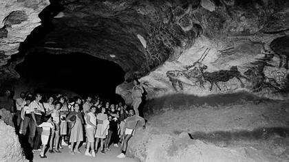 La réplica de Lascaux fue inaugurada en 1983, año en que se tomó esta fotografía.