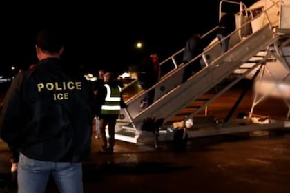 La representación legal busca apoyo legislativo para destrabar la petición migratoria aún no resuelta