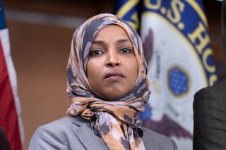 Agentes federales registran casa de representante Ilhan Omar, dicen fuentes de AP
