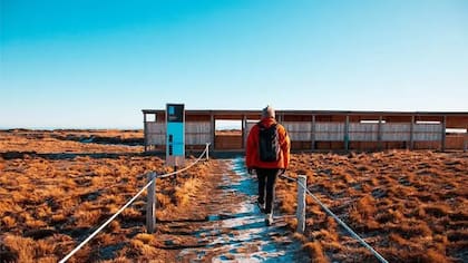 La reserva está abierta entre octubre y mayo y se financia principalmente con las entradas que pagan los cerca de 15.000 visitantes cada temporada