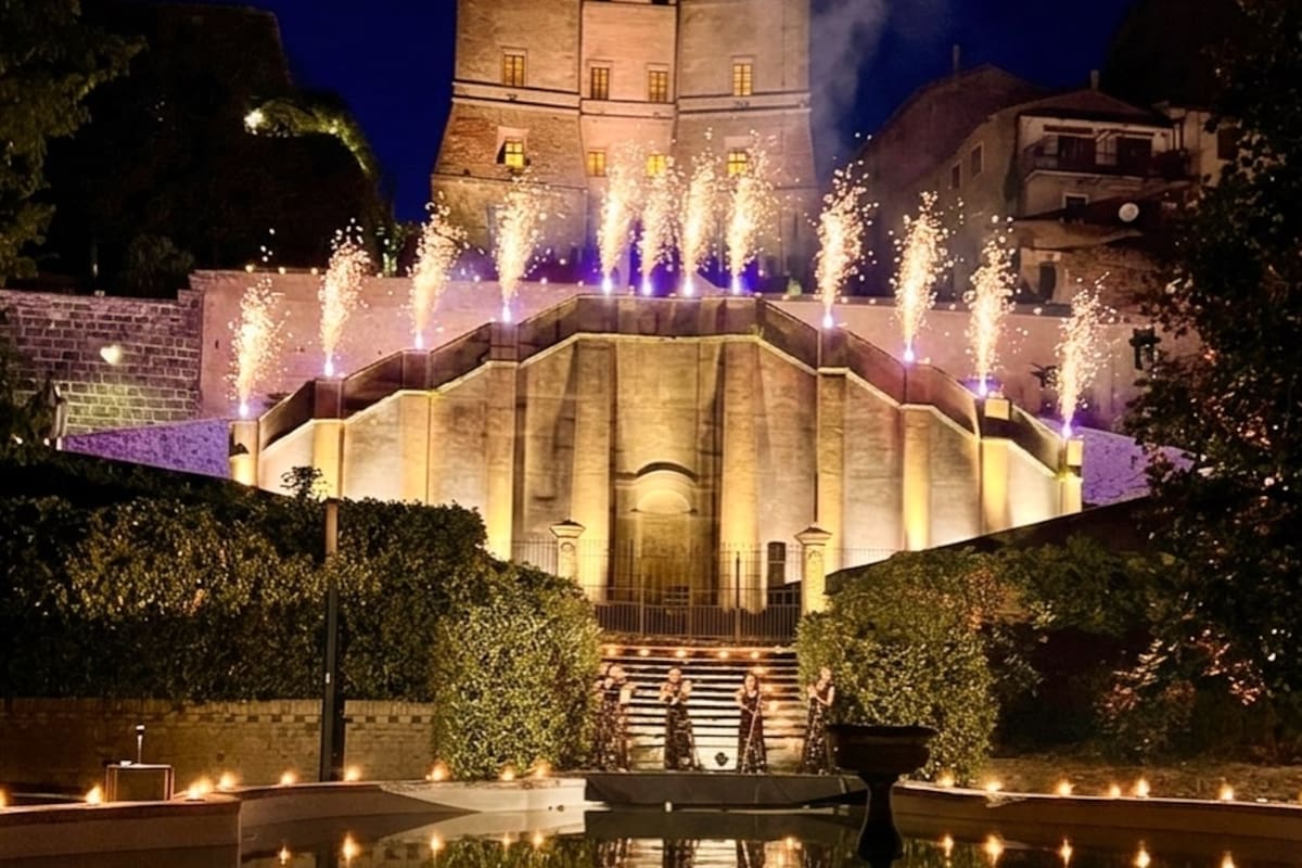 La Residencia Ruspoli Bonaparte está situada cerca de la Piazza di Spagna y de algunas de las calles comerciales de lujo más famosas de la capital italiana