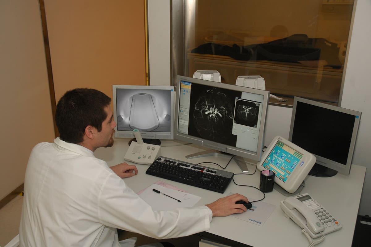 La resonancia magnética, una ventana al cerebro