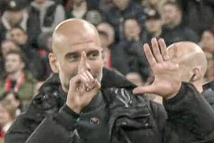 La respuesta de Pep a los hinchas de Liverpool que lo molestaban porque iba perdiendo