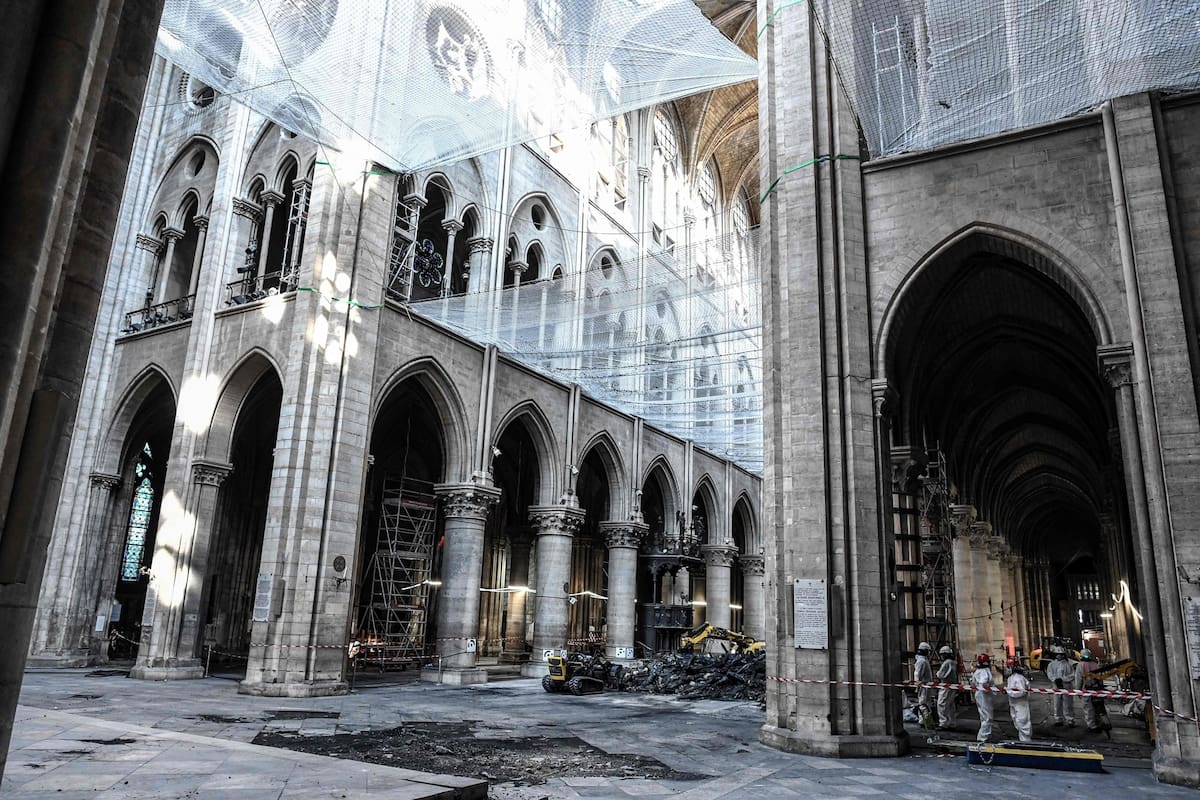 La restauración del ícono de la cultura francesa inquieta al mundo de la arquitectura y plantea la oportunidad de fusionar lo antiguo y lo moderno