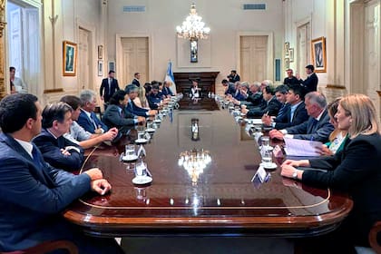 La reunión con gobernadores del 8 de marzo congregó a 19 mandatarios provinciales y 4 vices en Casa Rosada