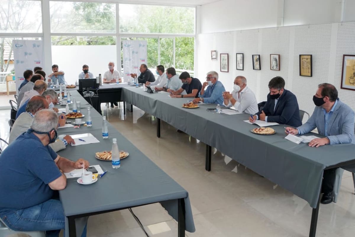 La reunión de Axel Kicillof con los intendentes de los partidos de la costa