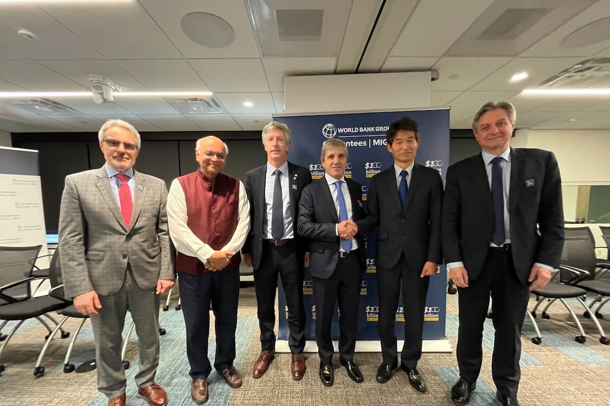 La reunión de Caputo con el Banco Mundial. Foto: Redes Caputo