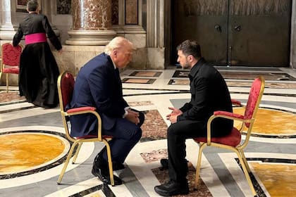 La reunión de Donald Trump y Volodymyr Zelensky dentro de la Basílica de San Pedro, el sábado pasado