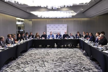La reunión de Juntos por el Cambio en el Hotel Emperador, en Retiro