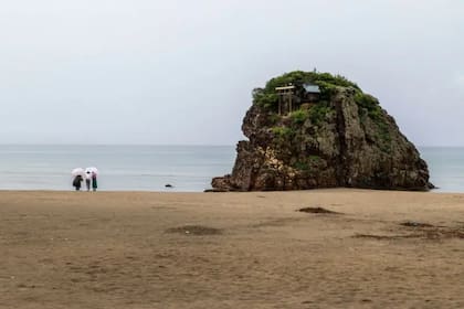La reunión de siete días de los dioses comienza en la playa de Inasa-no-Hama