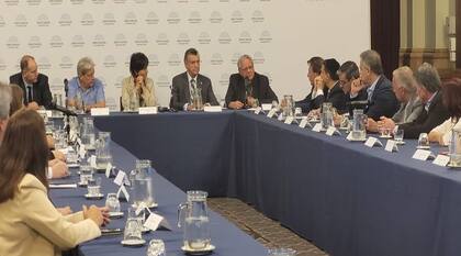 La reunión del Consejo Económico y Social en el Congreso, en la que expuso el obispo Oscar Ojea, presidente del Episcopado
